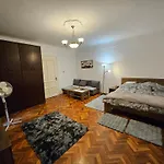 Pet Friendly 2Bdr Apartment